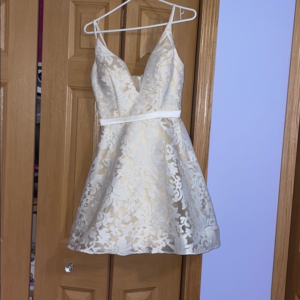 Dress - Picture 2 of 3